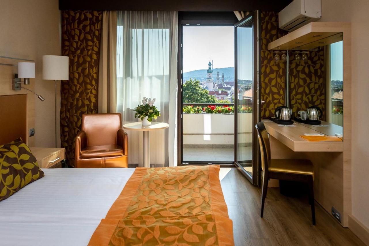 Hotel Sopron Eksteriør billede