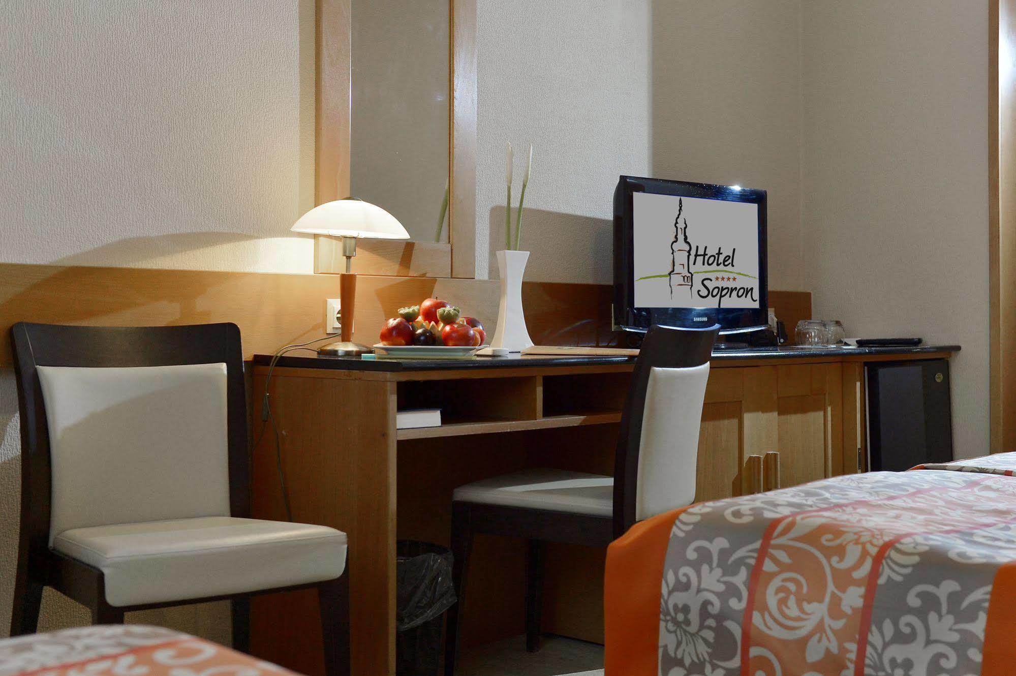 Hotel Sopron Eksteriør billede