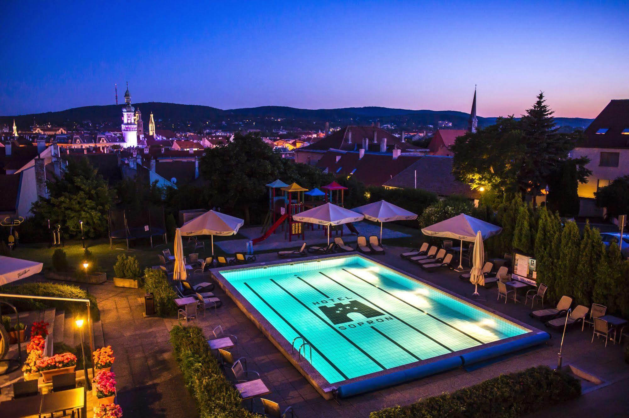Hotel Sopron Eksteriør billede